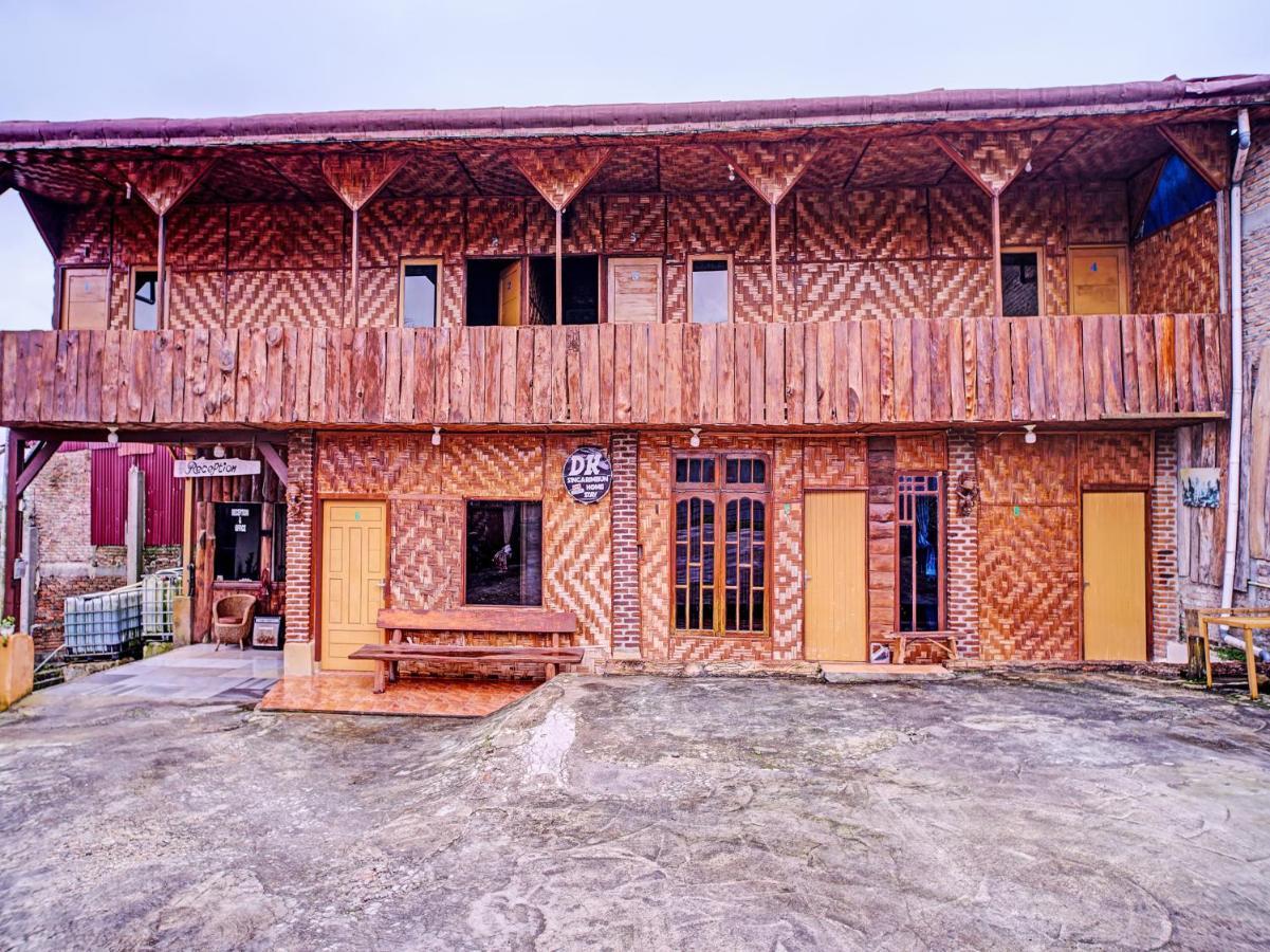 Oyo 90209 Dk Singarimbun Berastagi Homestay Exterior photo