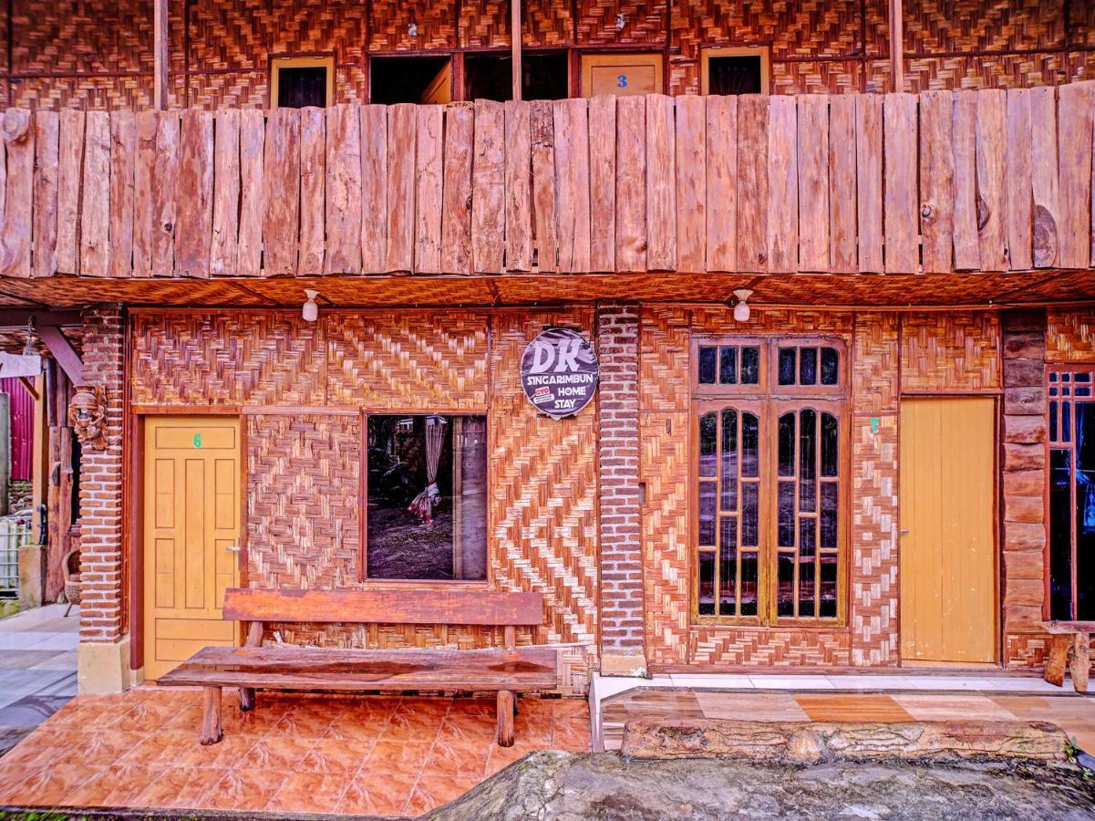 Oyo 90209 Dk Singarimbun Berastagi Homestay Exterior photo
